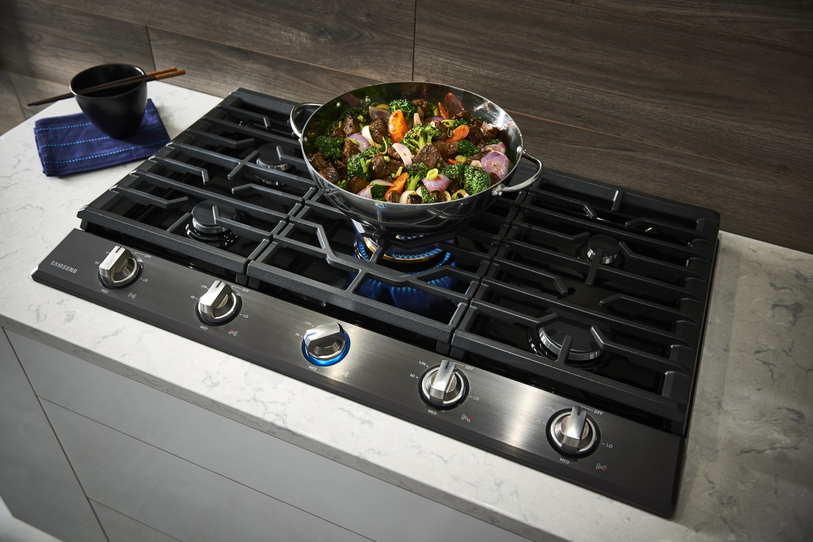 The Difference Between Samsung Cooktop Styles – BrandSource Canada