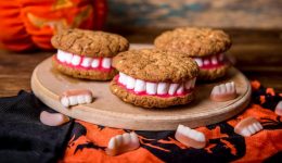 Dracula Dentures for Halloween made of cookies and marshmallow