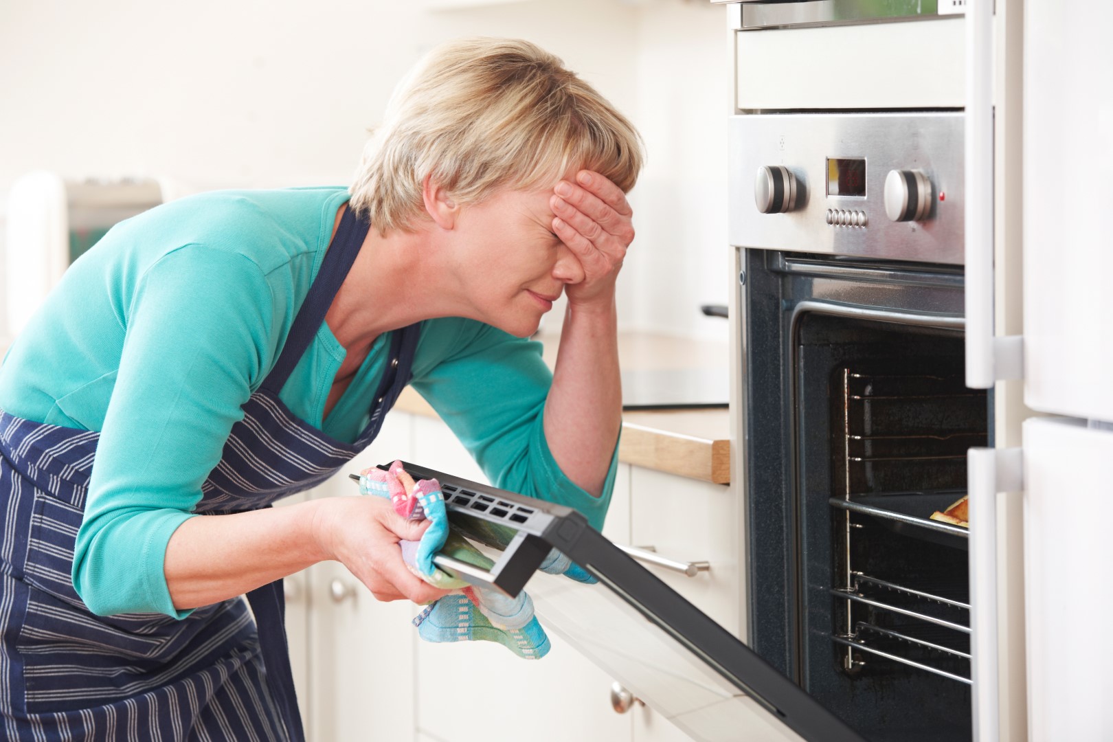 3 Oven Issues That Prove You Need a New One