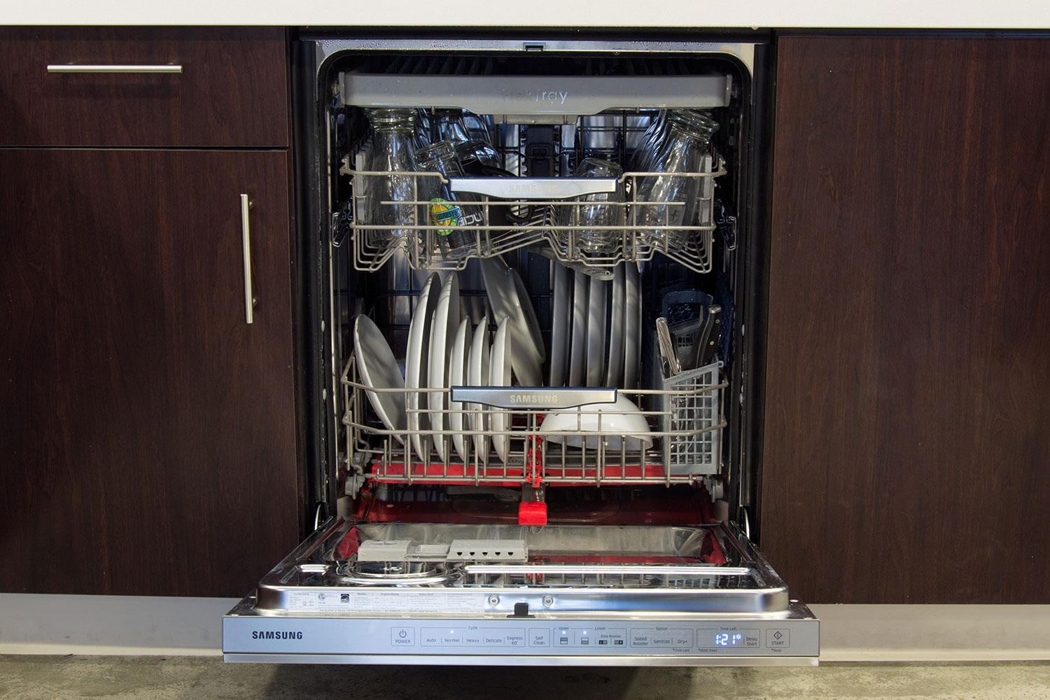 Ever Wonder What a Samsung Dishwasher Looks Like During a Cycle